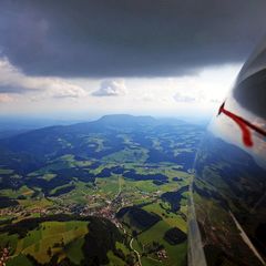 Flugwegposition um 13:58:27: Aufgenommen in der Nähe von Gemeinde Semriach, Österreich in 1532 Meter